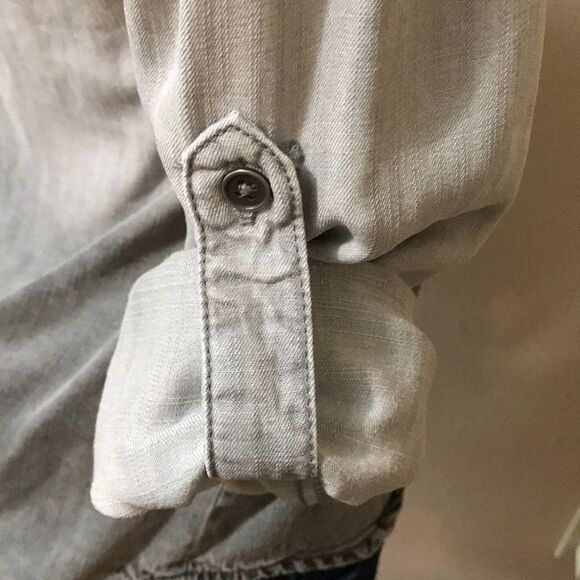 * Anthropologie Cloth & Stone Shirt Size XS Ombre Gray Long Sleeves Roll Button - Picture 5 of 8